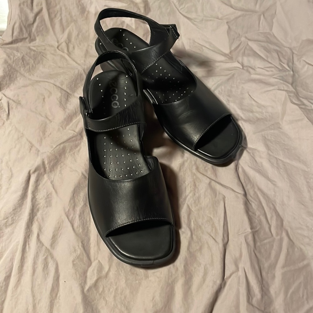 Ecco womens sandals, size 40, black EUC
